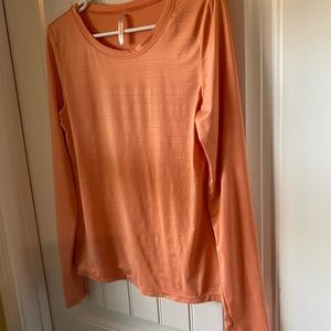Fabletics work out shirt coral color Size Medium thumb holes good pre used condi